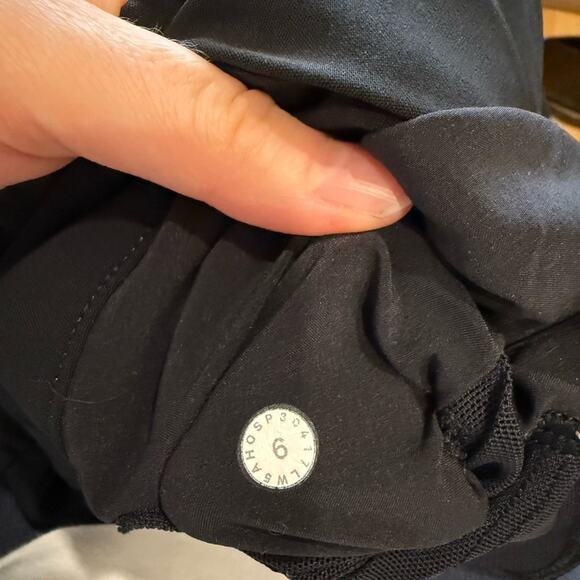 Lululemon On The Fly Black Pants - Picture 9 of 9